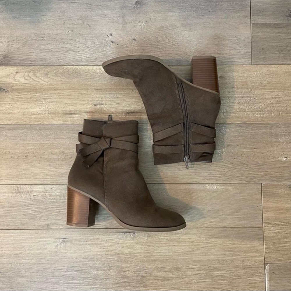 American Eagle Outfitters Dark Brown Suede Ankle Boots with Block Heel